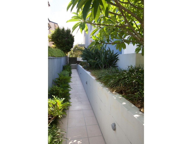 2/9 South Street, Coolangatta QLD 4225