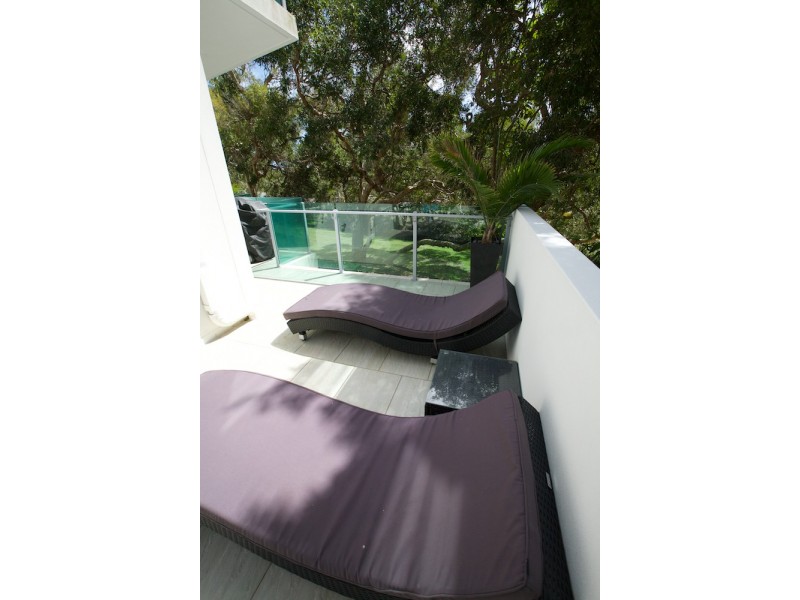 2/9 South Street, Coolangatta QLD 4225