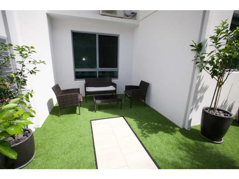 2/9 South Street, Coolangatta QLD 4225