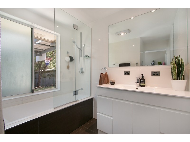 24 Inverness Court, Banora Point NSW 2486