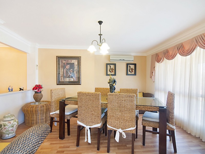 10 Daintree Close, Banora Point NSW 2486