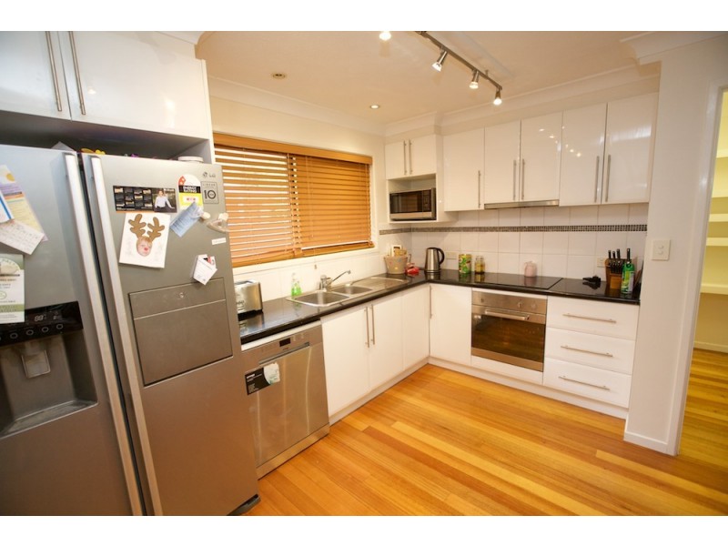 34 Broadwater Esplanade, Bilambil Heights NSW 2486