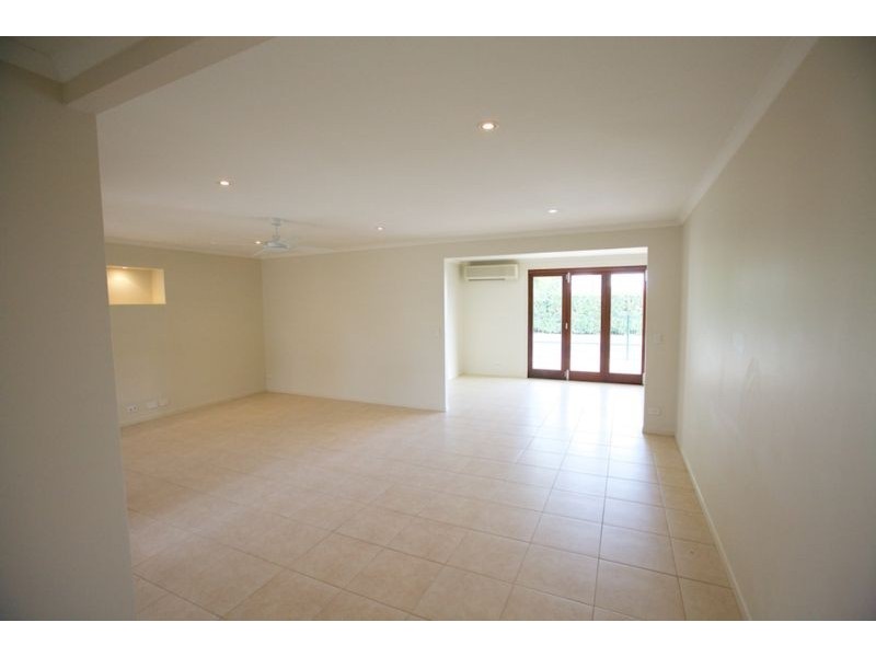5 Avocet Avenue, Burleigh Waters QLD 4220