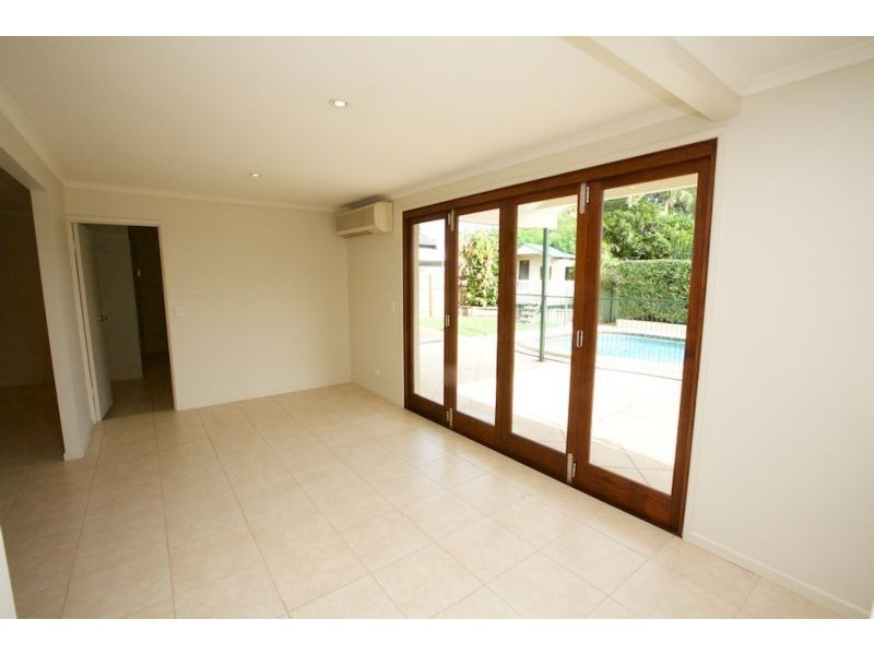 5 Avocet Avenue, Burleigh Waters QLD 4220