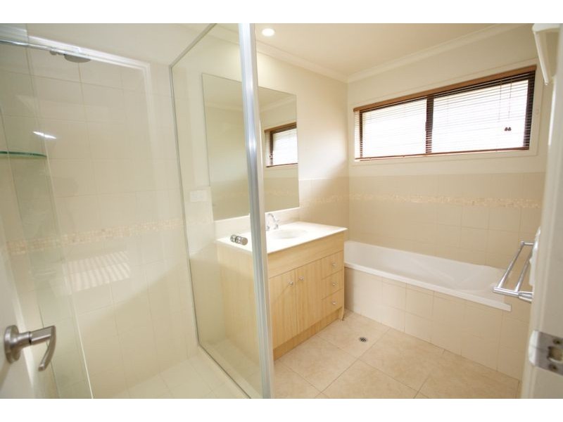 5 Avocet Avenue, Burleigh Waters QLD 4220
