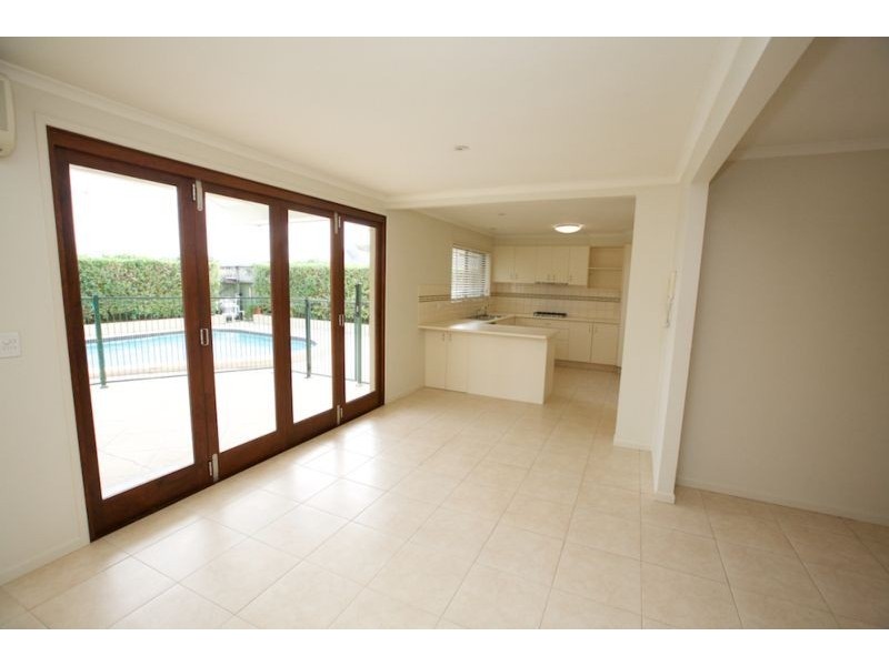 5 Avocet Avenue, Burleigh Waters QLD 4220