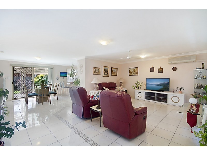1/5 Medoc Place, Tweed Heads South NSW 2486