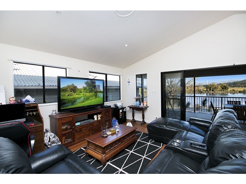 156 Riverside Drive, Tumbulgum NSW 2490