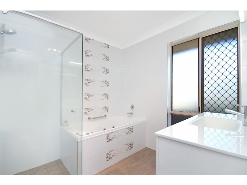 19 Cashel Crescent, Banora Point NSW 2486