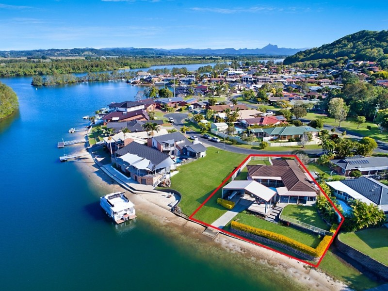 14 Midship Court, Banora Point NSW 2486