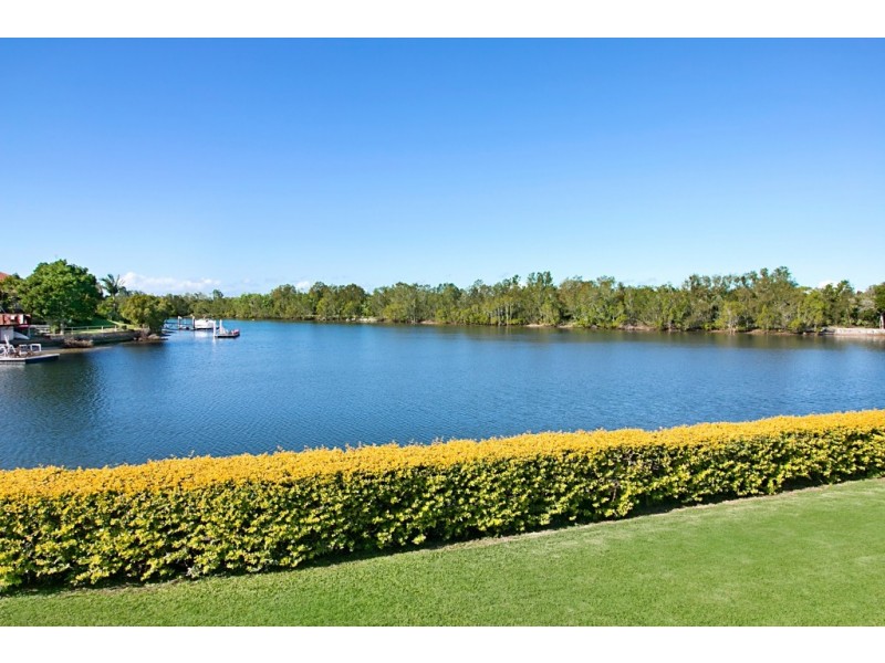 14 Midship Court, Banora Point NSW 2486