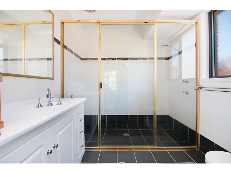 77 Botanical Circuit, Banora Point NSW 2486