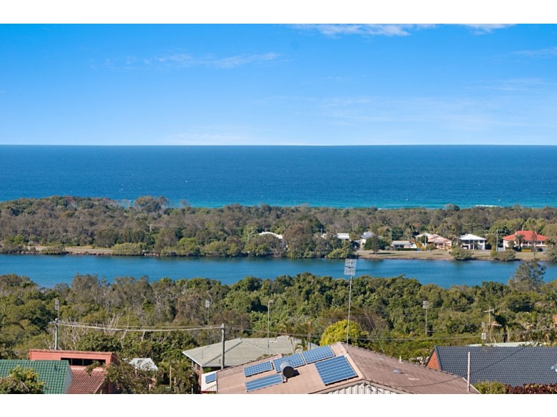 28 Walter Crescent, Banora Point NSW 2486
