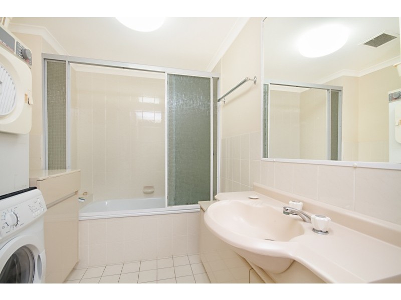 19/31 Dutton Street, Coolangatta QLD 4225