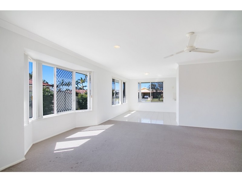 1/7 Covent Gardens Way, Banora Point NSW 2486