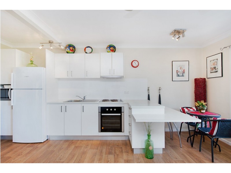 1/8 Tweed Street – Hillside Lodge, Coolangatta QLD 4225