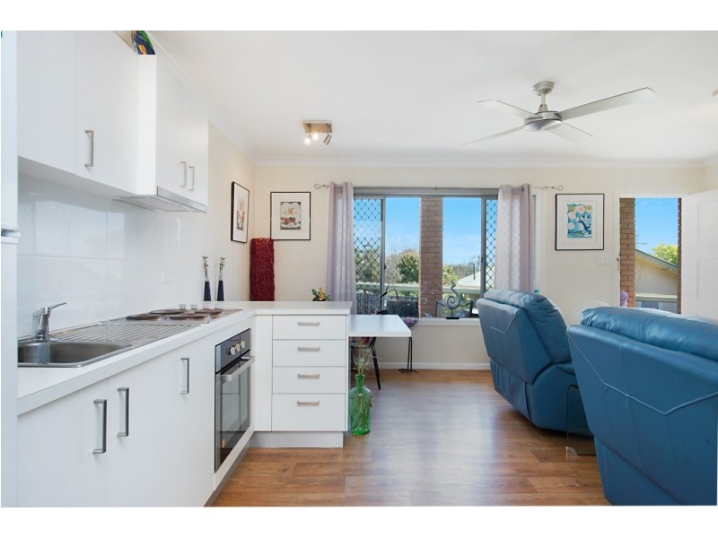 1/8 Tweed Street – Hillside Lodge, Coolangatta QLD 4225