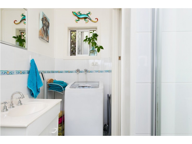 1/8 Tweed Street – Hillside Lodge, Coolangatta QLD 4225