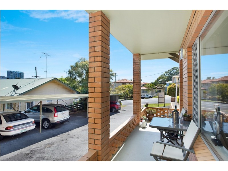 1/8 Tweed Street – Hillside Lodge, Coolangatta QLD 4225