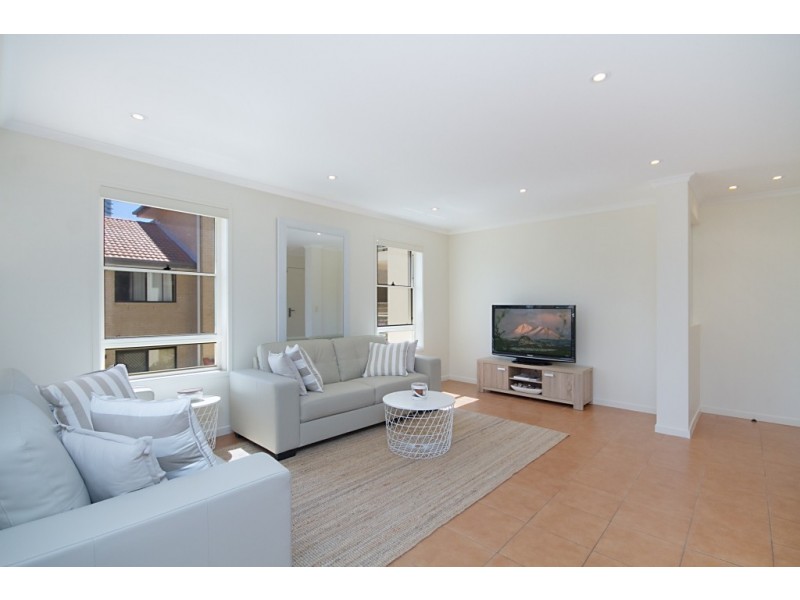 4/24 Dutton Street, Coolangatta QLD 4225