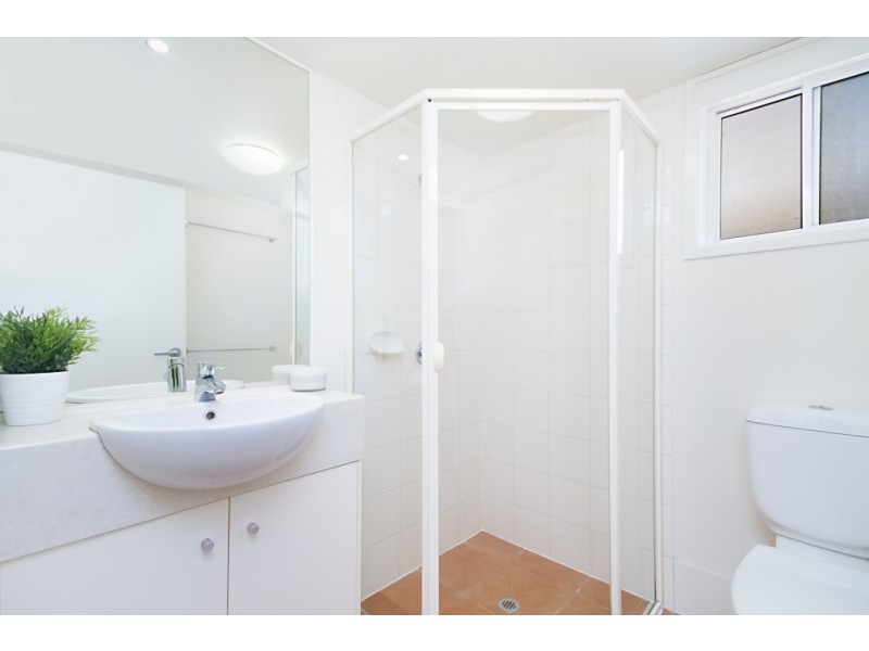 4/24 Dutton Street, Coolangatta QLD 4225