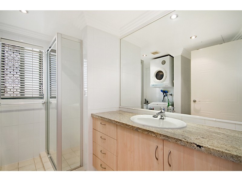 1/209 Jefferson Lane, Palm Beach QLD 4221