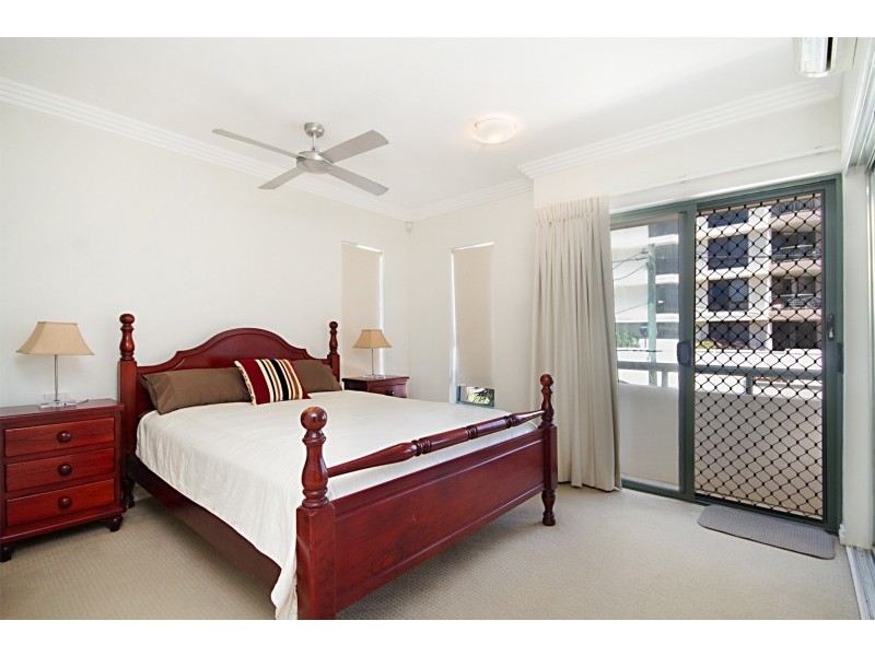 1/209 Jefferson Lane, Palm Beach QLD 4221