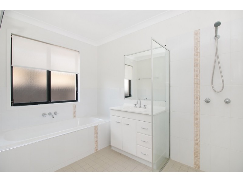 4 Traminer Court, Tweed Heads South NSW 2486