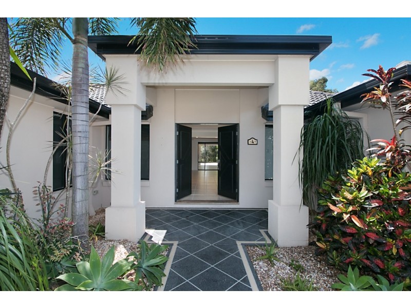 4 Traminer Court, Tweed Heads South NSW 2486