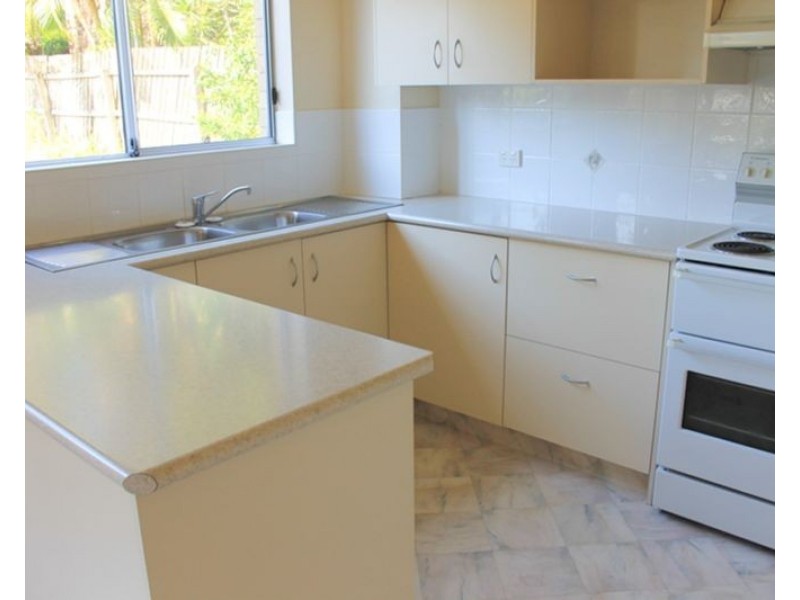 2/11 Hayle Street, Burleigh Heads QLD 4220