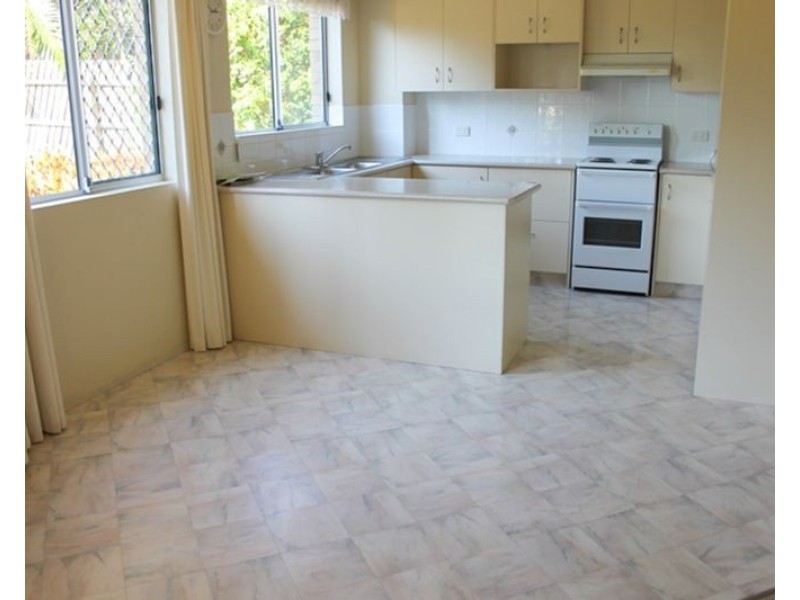 2/11 Hayle Street, Burleigh Heads QLD 4220