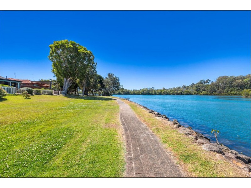 1/115 Sunset Boulevard, Tweed Heads West NSW 2485