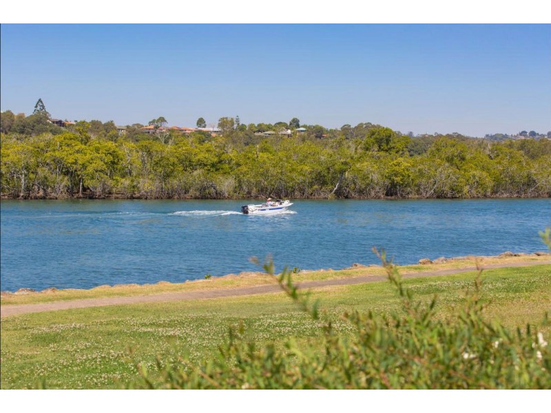 1/115 Sunset Boulevard, Tweed Heads West NSW 2485