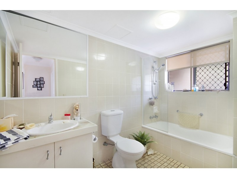 1/4 Thirteenth Avenue, Palm Beach QLD 4221