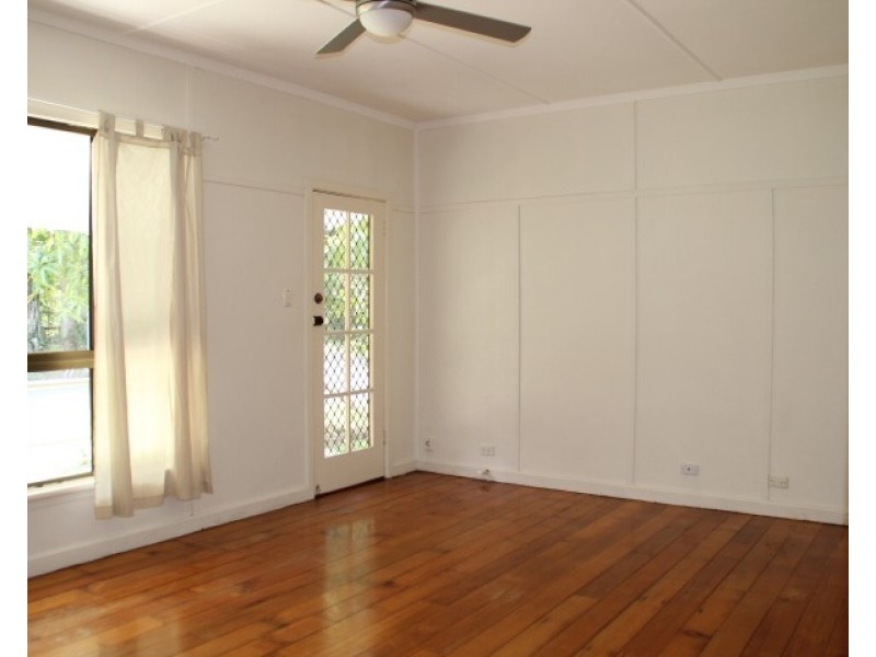 2 Kirkwood Road, Tweed Heads South NSW 2486