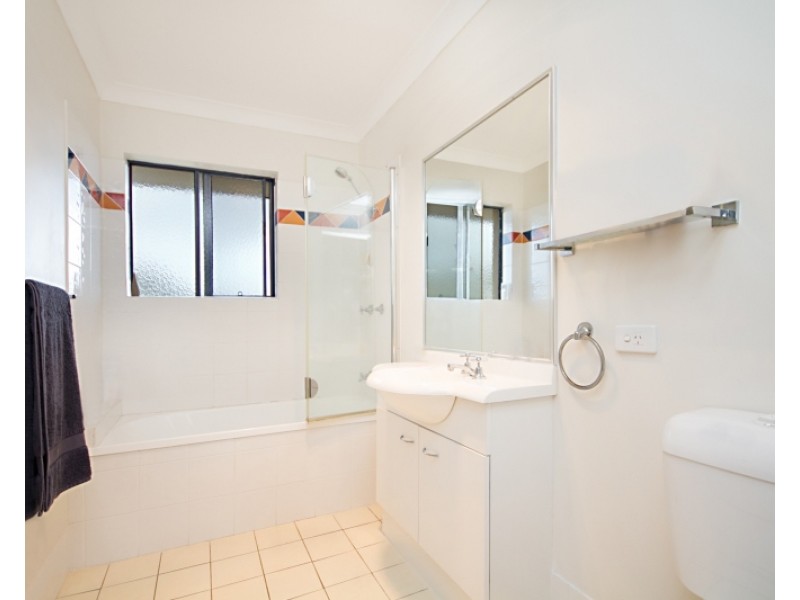 21/14 Miles Street, Kirra QLD 4225