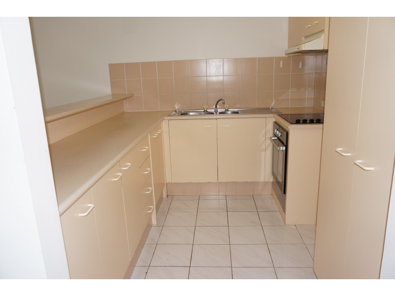 24/9-15 Harrier Drive, Burleigh Waters QLD 4220