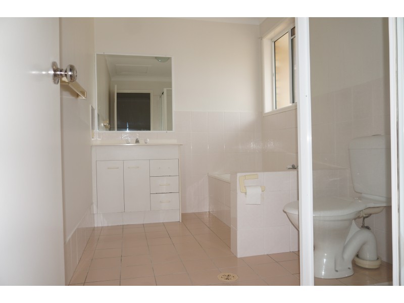 24/9-15 Harrier Drive, Burleigh Waters QLD 4220