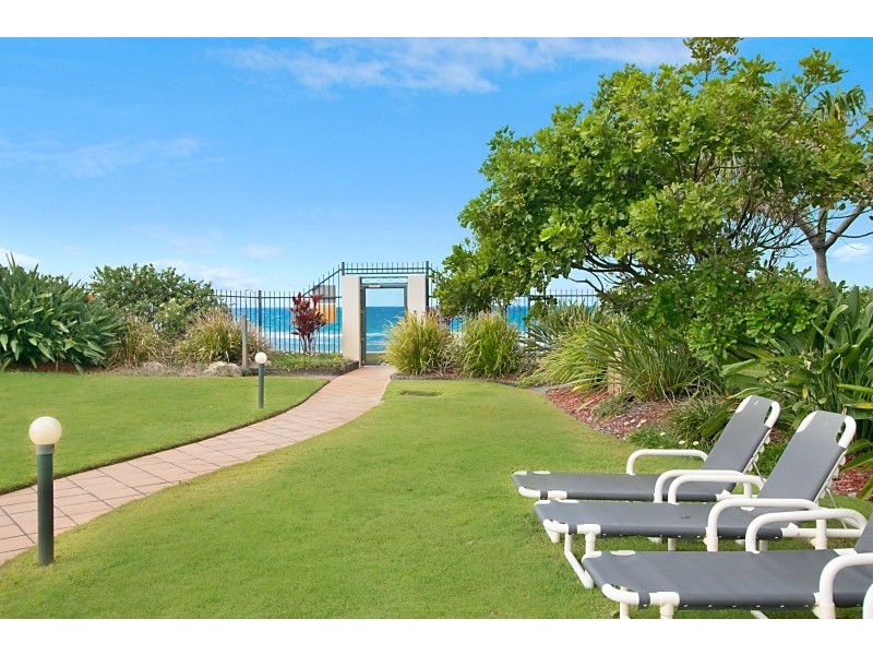 2/437 Golden Four Drive, Tugun QLD 4224