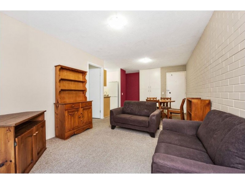 4/28 Miles Street, Coolangatta QLD 4225