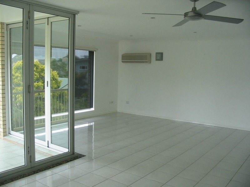 2/13 Hillcrest Avenue, Tugun QLD 4224