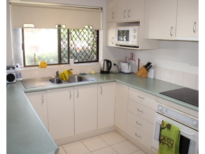 2/77 Golden Four Drive, Bilinga QLD 4225