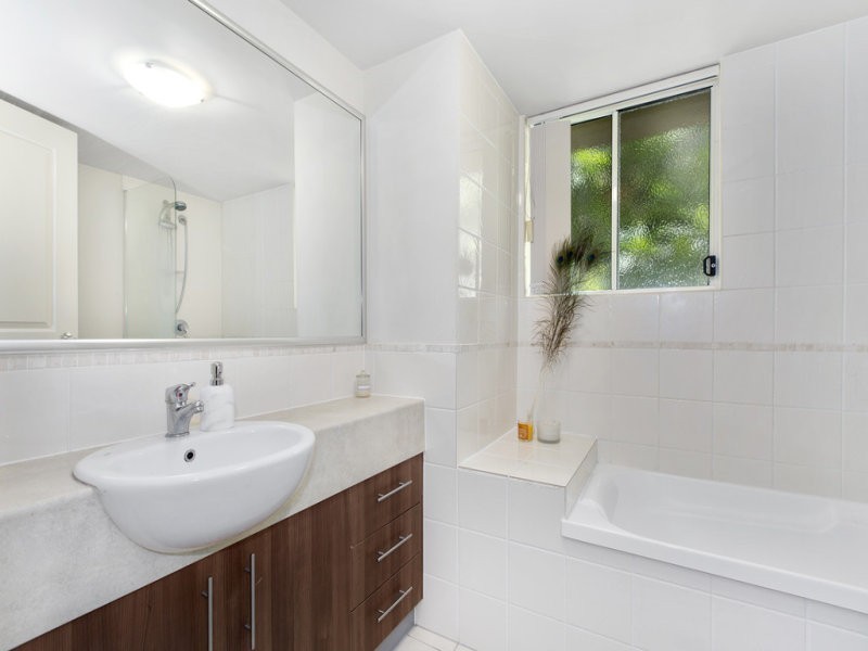 1/91 McLean Street, Coolangatta QLD 4225