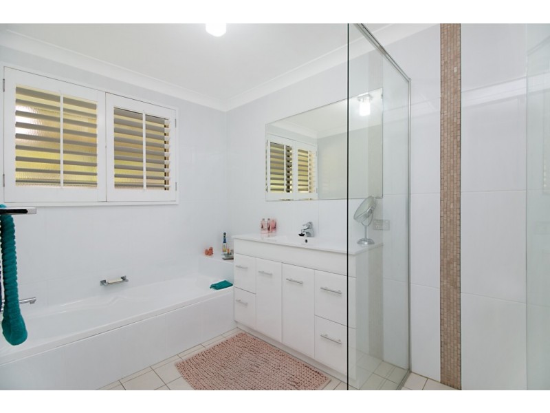 43 Currant Street, Elanora QLD 4221