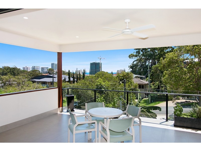 10 Stapylton Street, Coolangatta QLD 4225