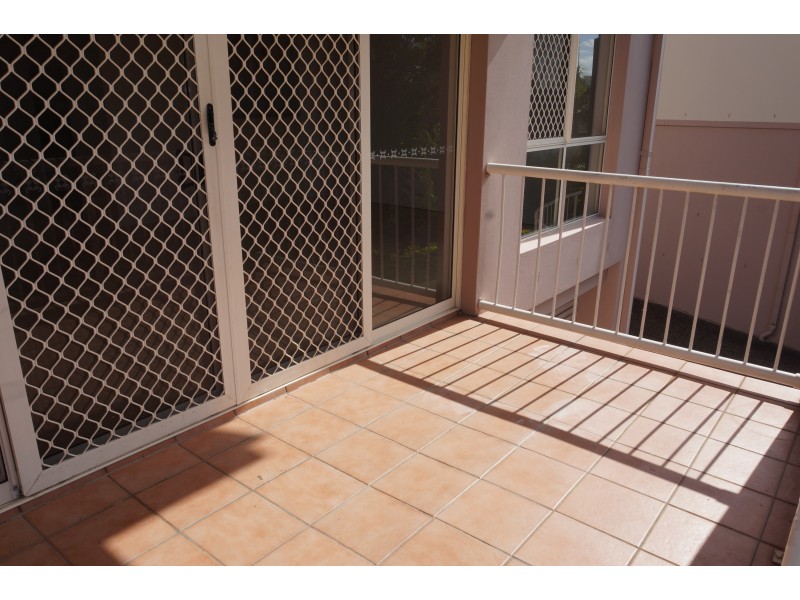 3/34 Miles Street, Coolangatta QLD 4225