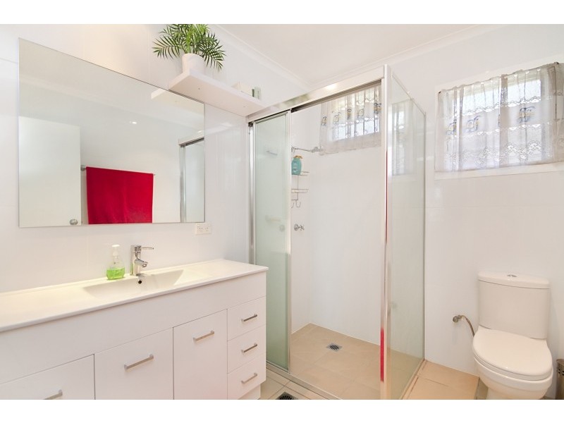 4/2 Haig Street, Kirra QLD 4225