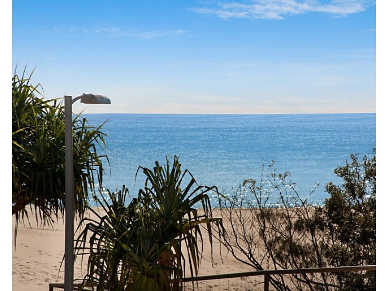 102 Pacific Parade, Bilinga QLD 4225