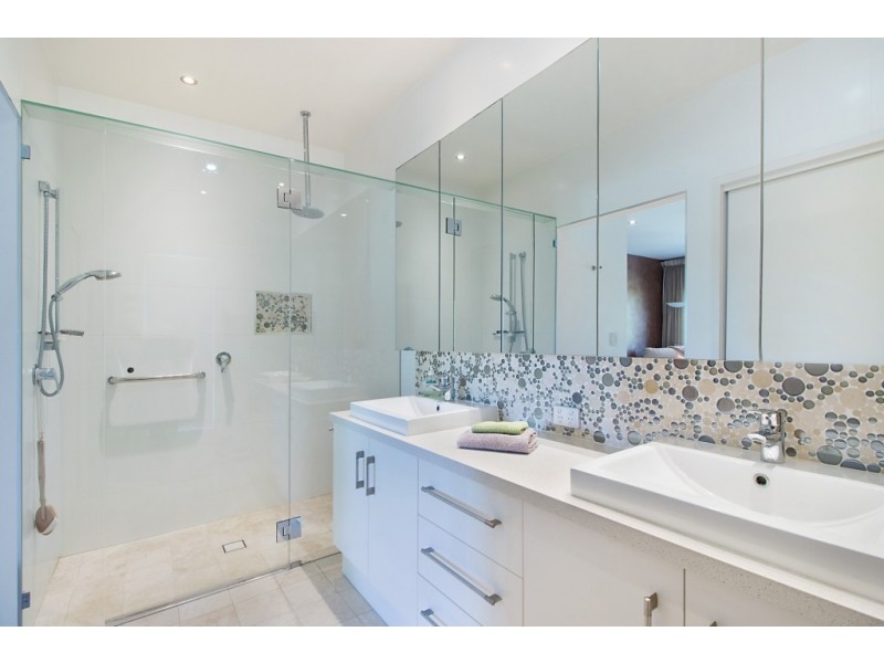 6 Wyberba Street, Tugun QLD 4224