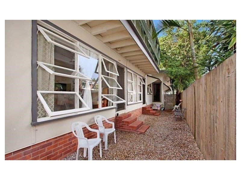 2/50 Eden Avenue, Rainbow Bay QLD 4225